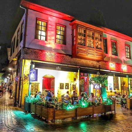Lords Hostel & Pub อันตัลยา ภายนอก รูปภาพ